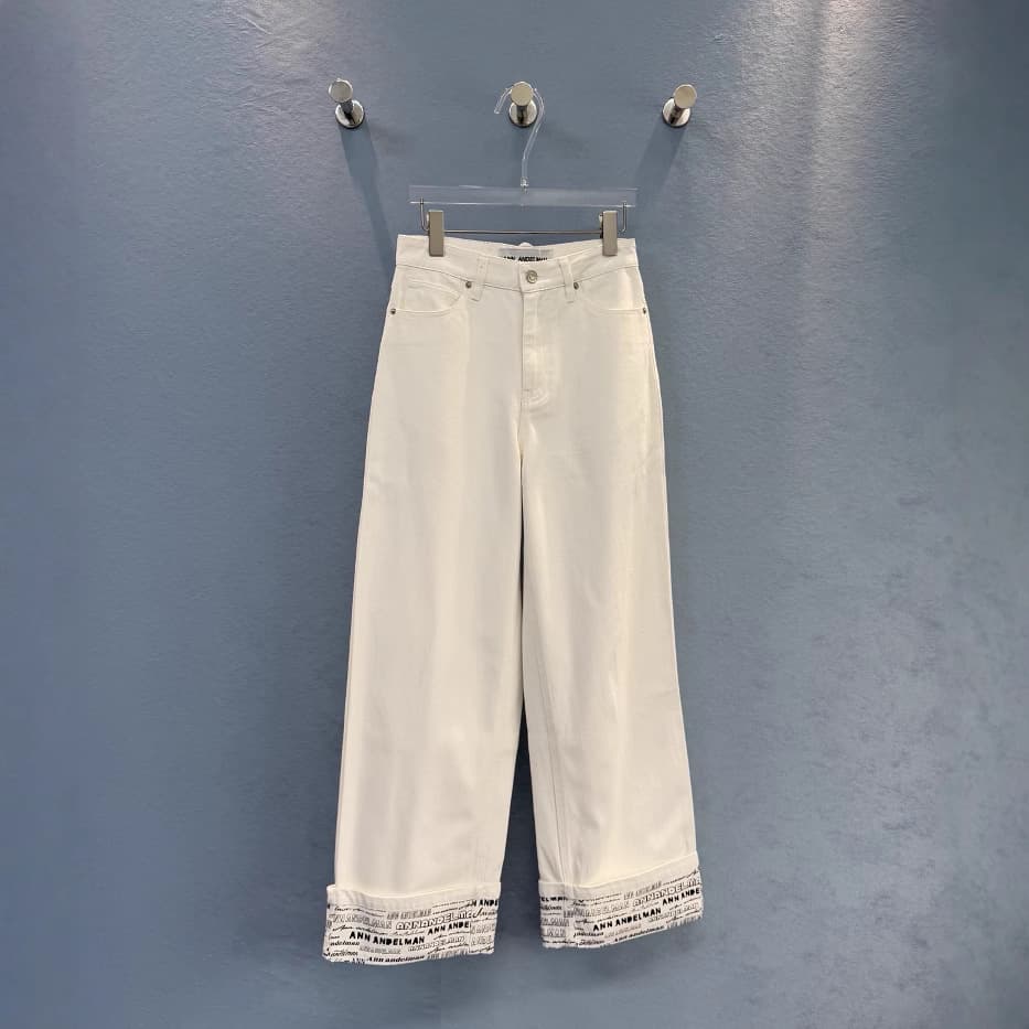 デニムワイドパンツ ロゴ裾アレンジ